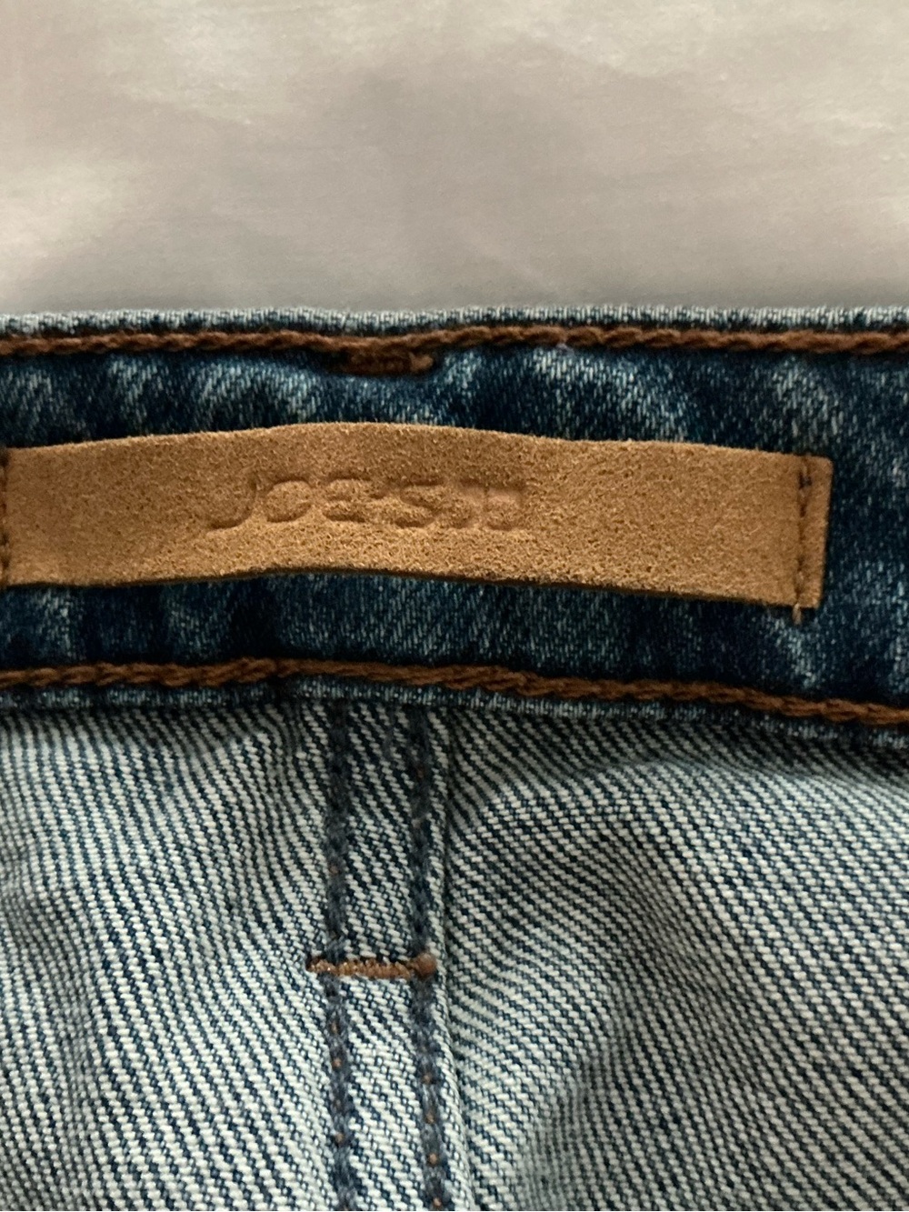 Joe's Jeans The Lara Mid Rise Ankle Cigarette SZ 29 Light distress EUC NO FLAWS - Picture 5 of 7